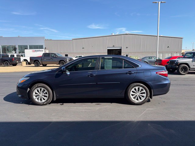 Used 2015 Toyota Camry LE FWD image 4