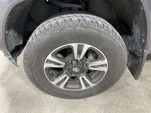 Used 2018 Toyota Tacoma SR5 image 22