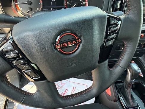 Used 2025 Nissan Frontier PRO-4X AWD/4WD image 18