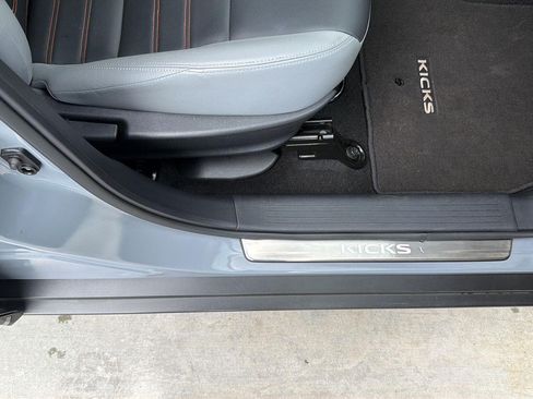 Used 2024 Nissan Kicks SR w/ SR Premium Package FWD image 33