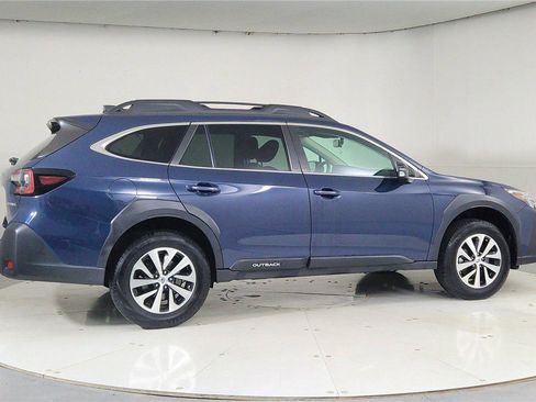 Used 2023 Subaru Outback Premium image 7