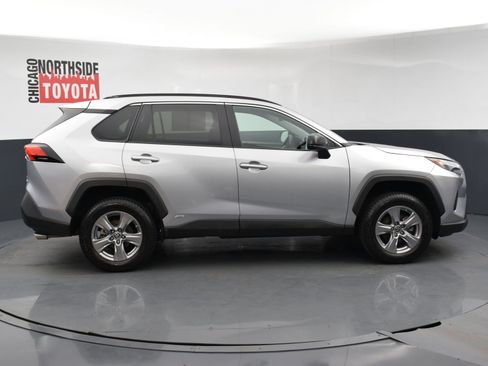 Used 2023 Toyota RAV4 LE AWD/4WD image 5