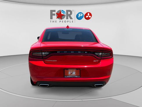 Used 2017 Dodge Charger SXT RWD image 4
