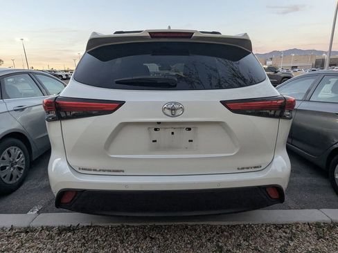 Used 2020 Toyota Highlander Limited image 5
