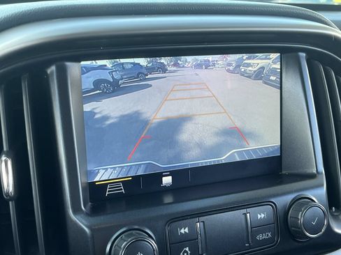 Used 2022 Chevrolet Colorado Z71 w/ Safety Package AWD/4WD image 14