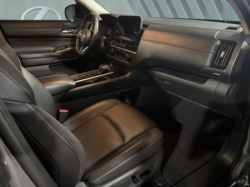 Used 2022 Nissan Pathfinder SL w/ SL Premium Package image 29