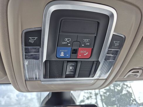Used 2022 RAM 2500 Laramie AWD/4WD image 6