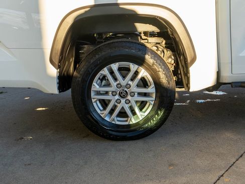 Used 2022 Toyota Tundra SR5 image 31