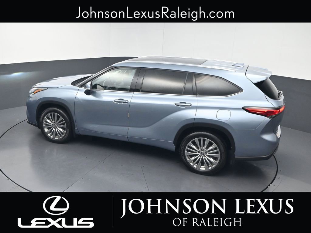 Used 2021 Toyota Highlander Platinum AWD/4WD image 26