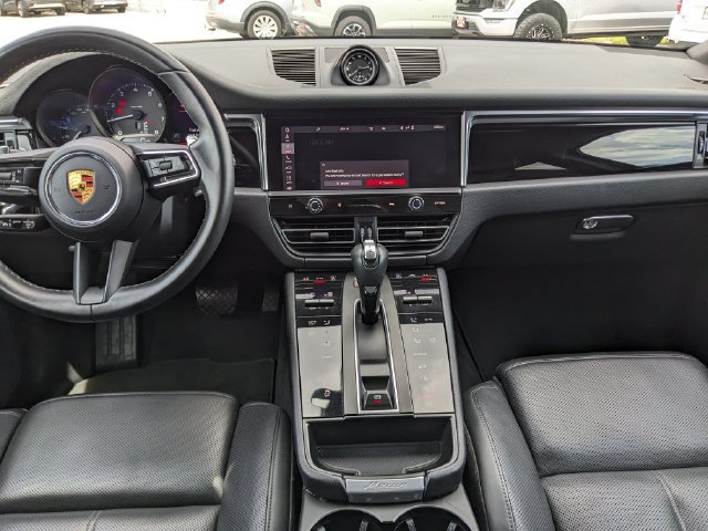 Used 2023 Porsche Macan Turbo AWD/4WD image 18