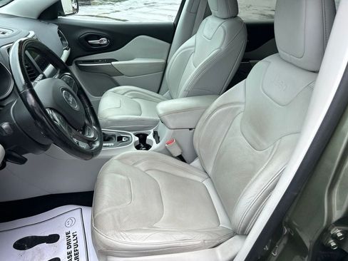 Used 2021 Jeep Cherokee Latitude Lux AWD/4WD image 12