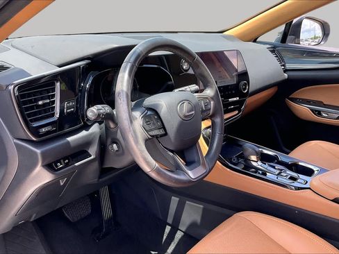 Used 2025 Lexus NX 250 FWD w/ Towing Package (2000 Lbs) image 15