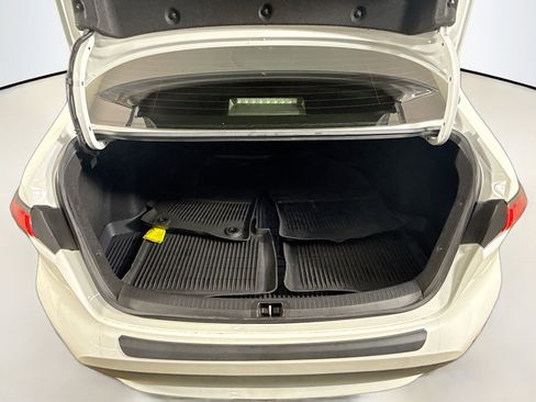 Used 2022 Toyota Corolla LE image 35