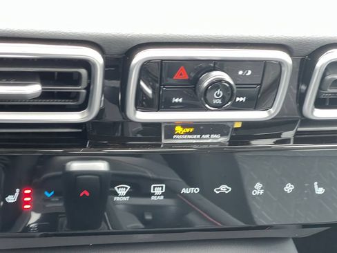 New 2026 Nissan Sentra SV w/ SV Convenience Package FWD image 5