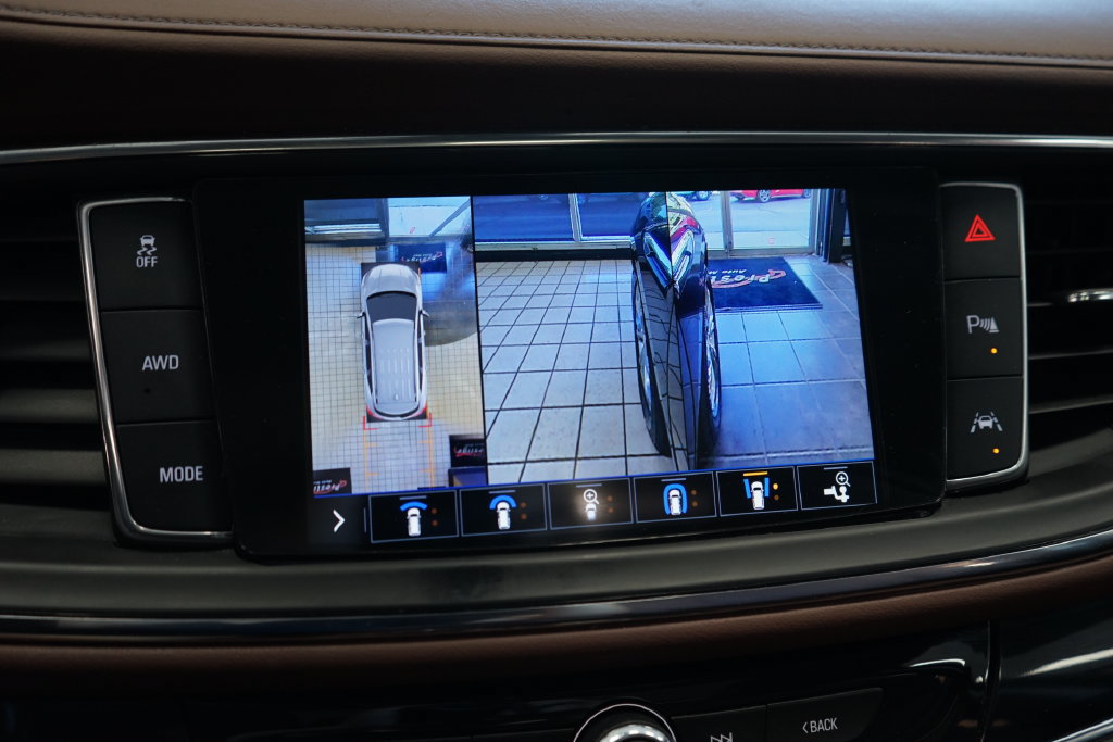 Used 2021 Buick Enclave Avenir w/ Avenir Technology Package AWD/4WD image 39