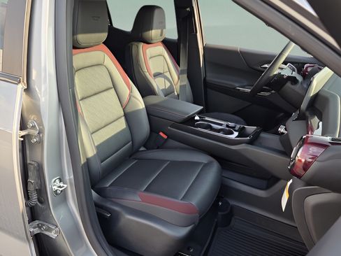 New 2026 Chevrolet Equinox RS w/ LPO, Floor Liner Package AWD/4WD image 11