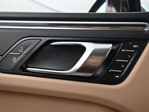 Used 2026 Porsche Macan GTS image 18