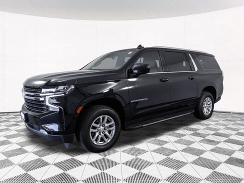 Used 2022 Chevrolet Suburban LT AWD/4WD image 14