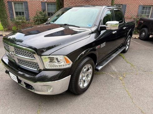 Used 2018 RAM 1500 Laramie w/ Convenience Group AWD/4WD image 1
