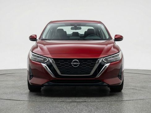 Used 2025 Nissan Sentra SV FWD image 2