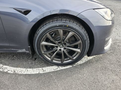 Used 2022 Tesla Model S AWD/4WD image 10