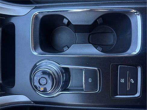 Used 2019 Ford Fusion SE FWD image 23