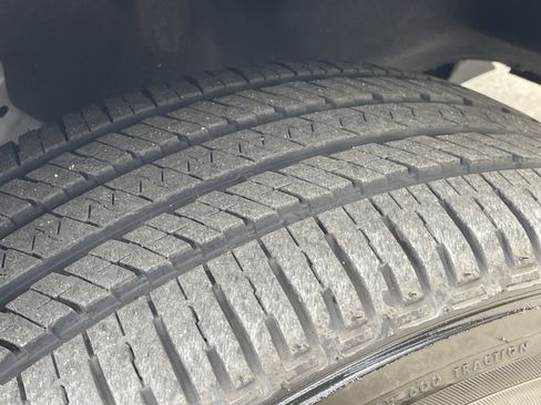 Used 2025 Jeep Grand Cherokee L Altitude AWD/4WD image 11