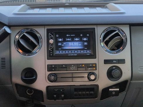 Used 2013 Ford F250 XLT w/ XLT Interior Pkg AWD/4WD image 18