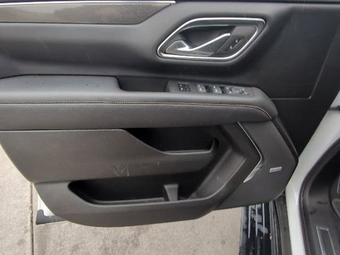 Used 2023 GMC Yukon XL AT4 w/ AT4 Premium Plus Package AWD/4WD image 10
