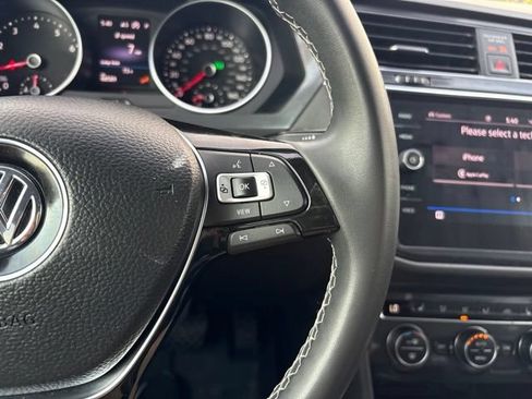 Used 2021 Volkswagen Tiguan SE AWD/4WD image 29