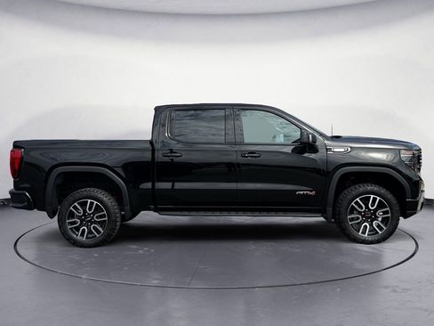 Used 2025 GMC Sierra 1500 AT4 w/ AT4 Premium Package AWD/4WD image 6