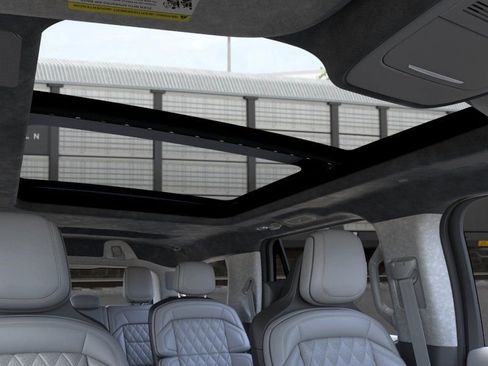 New 2026 Lincoln Navigator Black Label AWD/4WD image 22