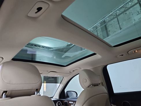 Used 2022 Mercedes-Benz GLC 300 4MATIC image 22