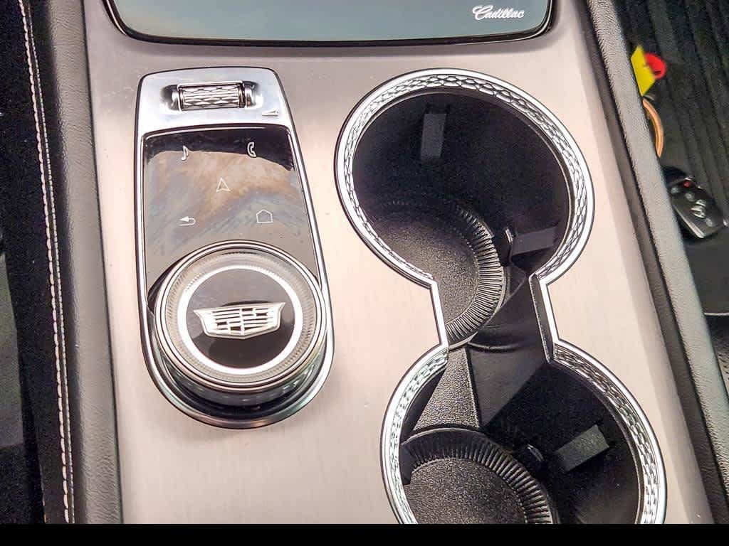 Certified 2026 Cadillac Vistiq Premium Luxury w/ LPO, Floor Liner Package AWD/4WD image 20