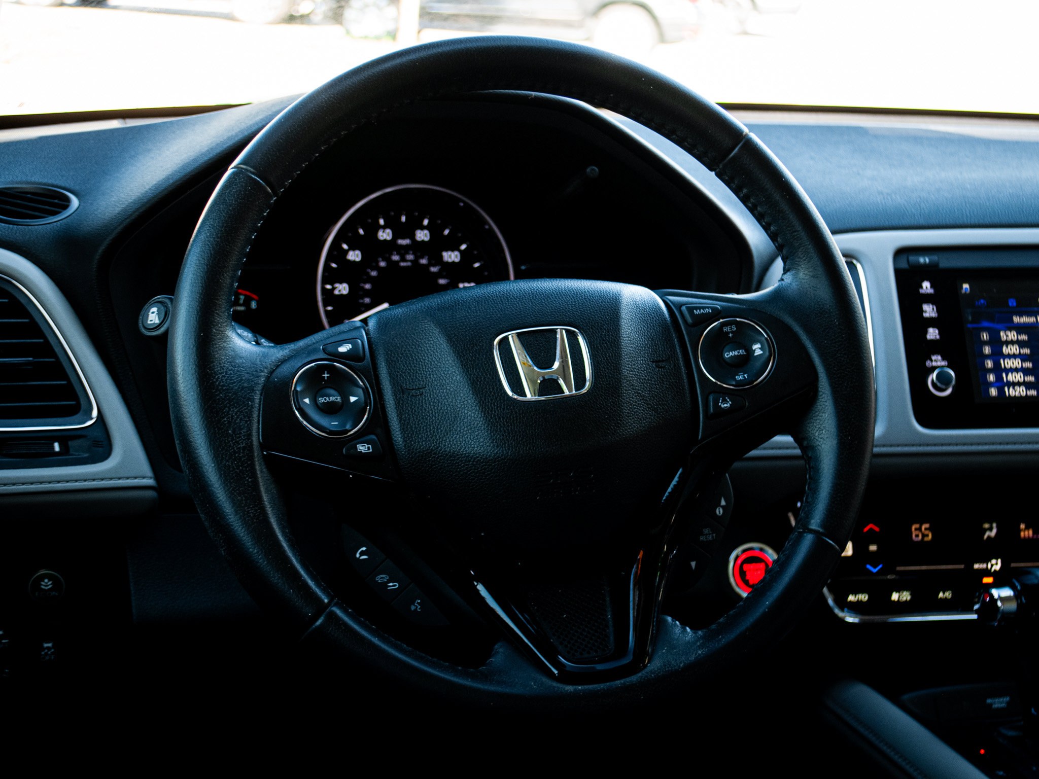 Used 2019 Honda HR-V EX-L image 6
