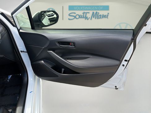 Used 2022 Toyota Corolla LE image 32