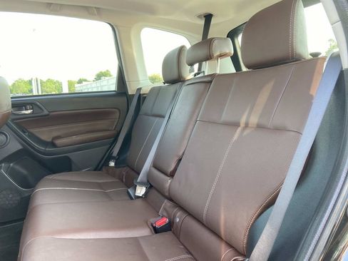 Used 2018 Subaru Forester 2.5i Touring AWD/4WD image 16