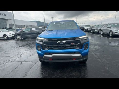 Used 2023 Chevrolet Colorado Z71 w/ Z71 Convenience Package 2 image 3