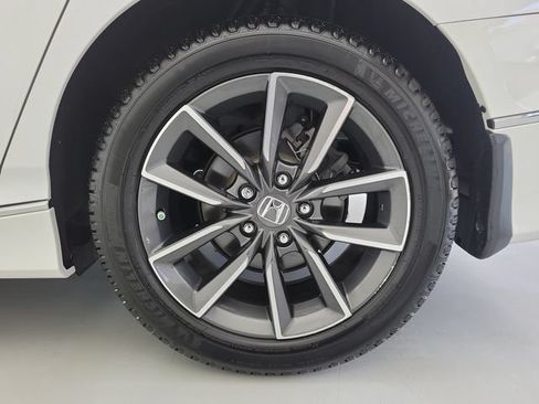 Used 2022 Honda Accord EX-L image 11