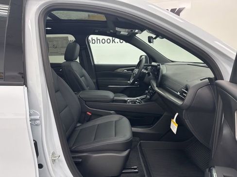 New 2026 Chevrolet Traverse LT w/ Sun and Wheel Package image 31