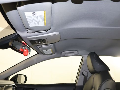 Used 2024 Toyota Camry XSE image 38