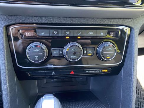 Certified 2023 Volkswagen Atlas Cross Sport SE w/ Black Wheel Package AWD/4WD image 15