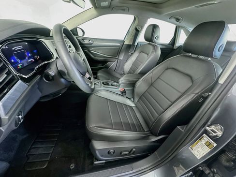 Used 2024 Volkswagen Jetta SE w/ Panoramic Sunroof Package FWD image 13