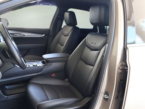 Certified 2023 Cadillac XT5 Luxury image 11