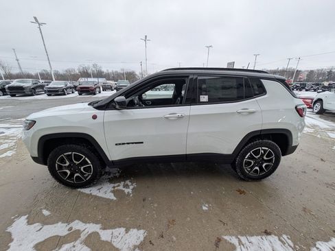 New 2026 Jeep Compass Trailhawk AWD/4WD image 8