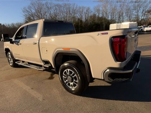 New 2026 GMC Sierra 3500 SLE w/ SLE Value Package image 7