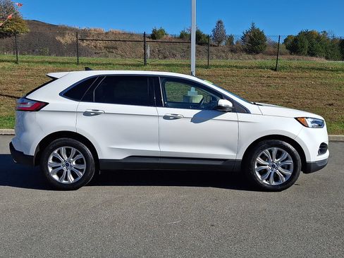 Certified 2022 Ford Edge Titanium w/ Equipment Group 301A image 7