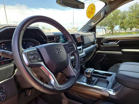 Used 2025 Chevrolet Silverado 1500 LT Trail Boss w/ Protection Package AWD/4WD image 10