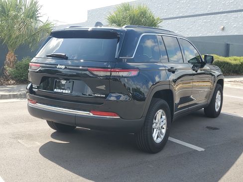 Used 2025 Jeep Grand Cherokee Laredo w/ Luxury Tech Group I AWD/4WD image 6