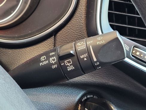 Used 2019 Jeep Cherokee Latitude w/ Popular Appearance Group FWD image 32